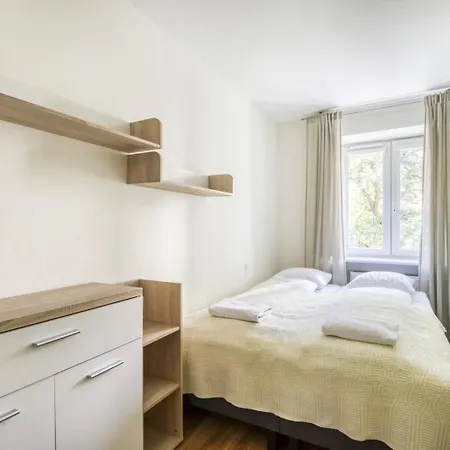 Labo Plac Grzybowski Varşova